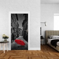 Αυτοκόλλητο πόρτας - Κόκκινη Ομπρέλα σε Δρόμο 01